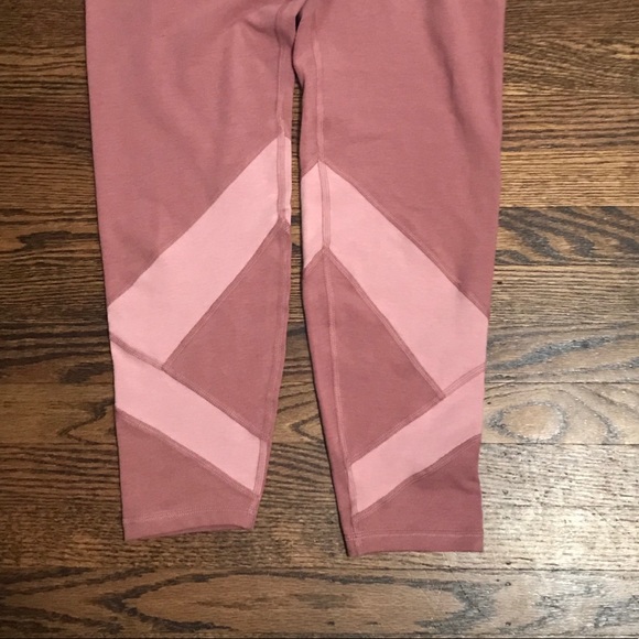 NWT High-Rise Balance Legging | Old Navy - Picture 3 of 5